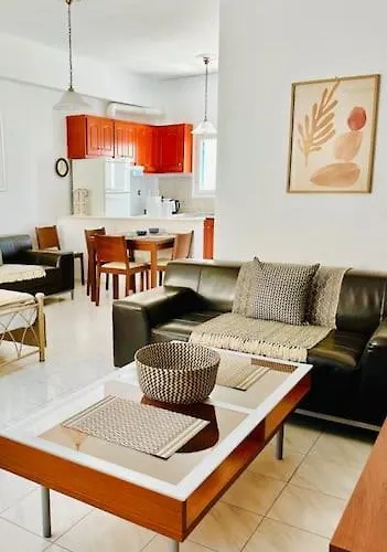 D & K Naxos Town بيت للعطل *