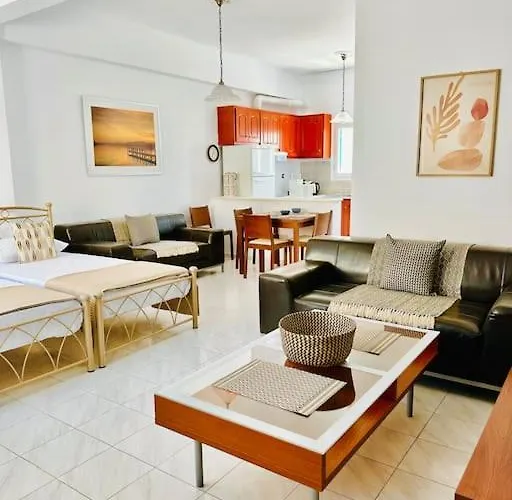 D & K Naxos Town * Naxos City